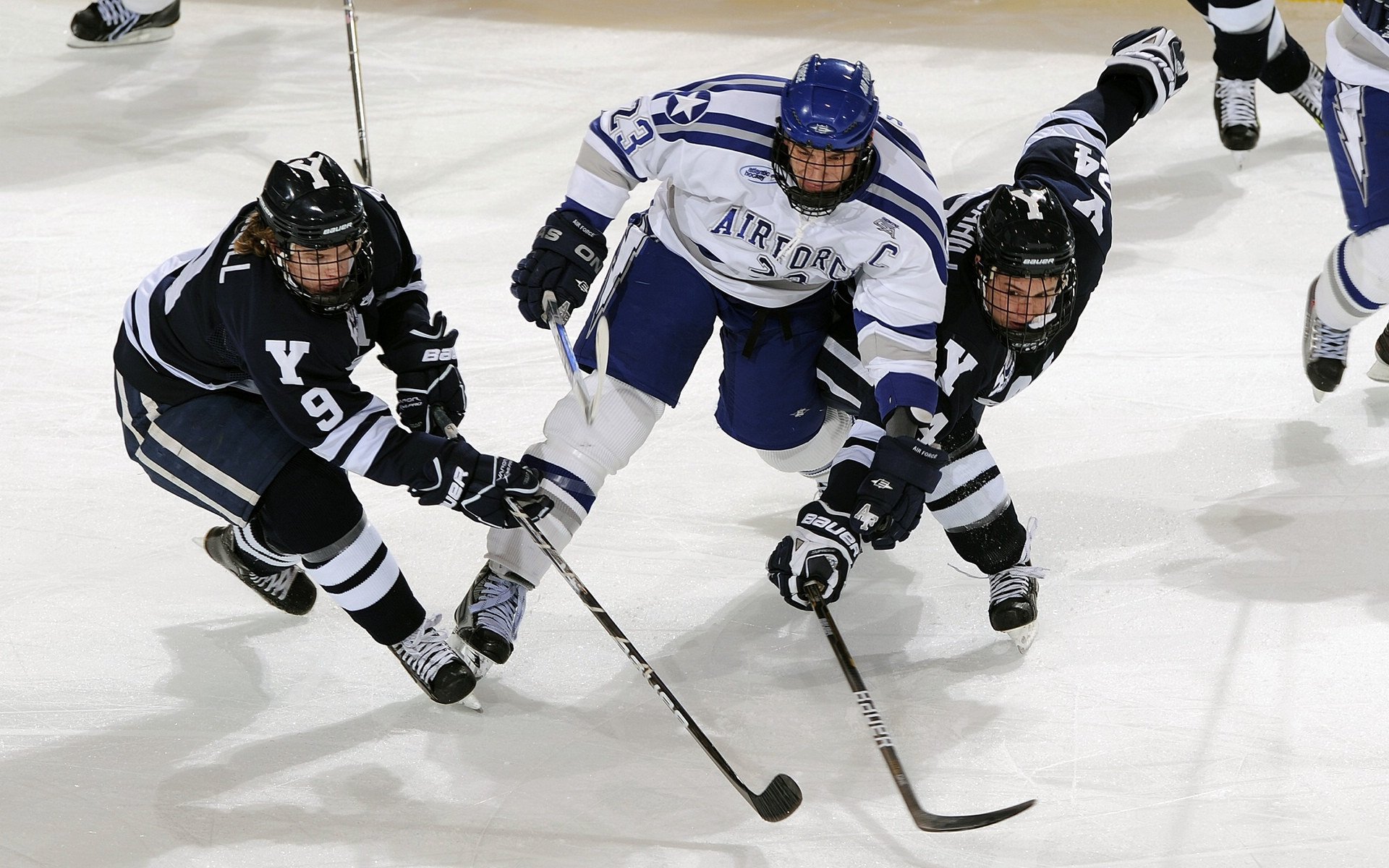 乐鱼体育app官方入口-俱乐部加强青训体系建设，足球青训俱乐部管理制度