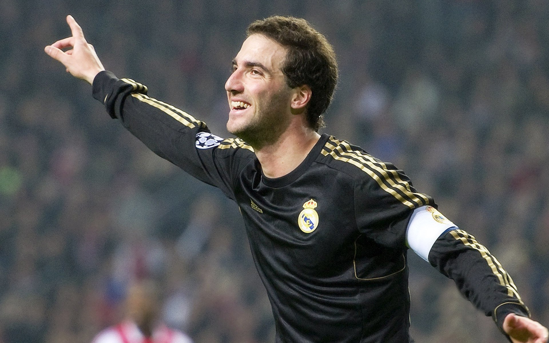 乐鱼体育在线登陆-欧洲杯变阵带来惊喜：战术革新，场面精彩！，欧洲杯迎来结局