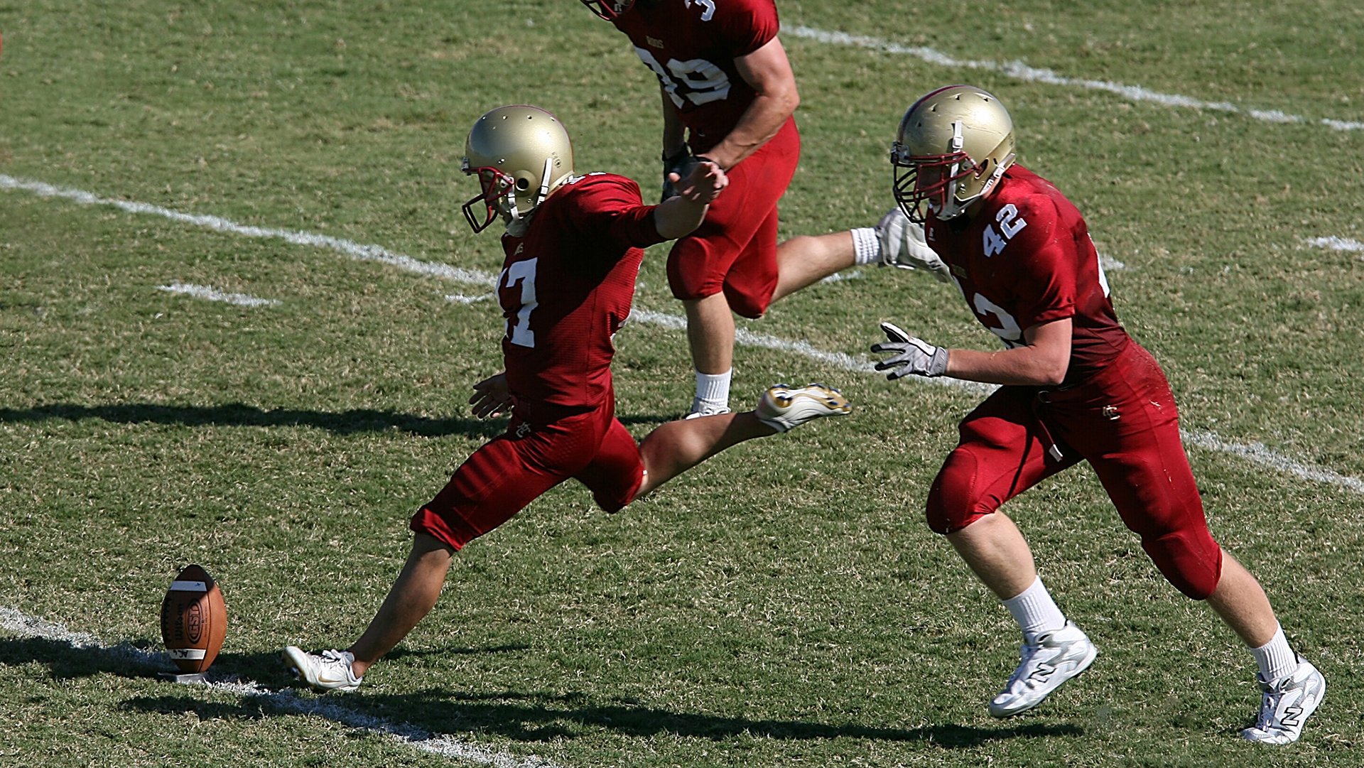 中国足球国家队优化阵容提升比赛竞争力，中国足球国家队阵型